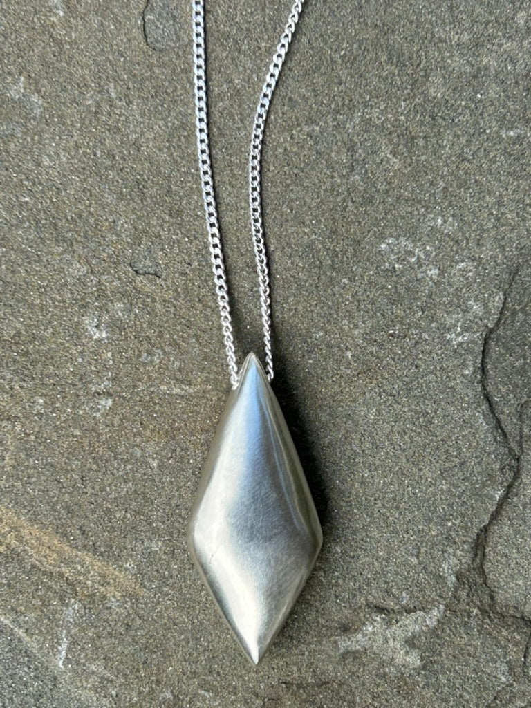 Kite Necklace