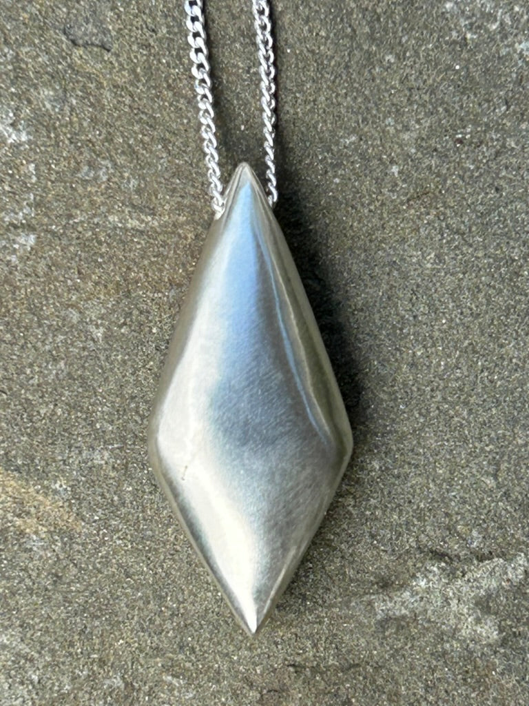 Kite Necklace